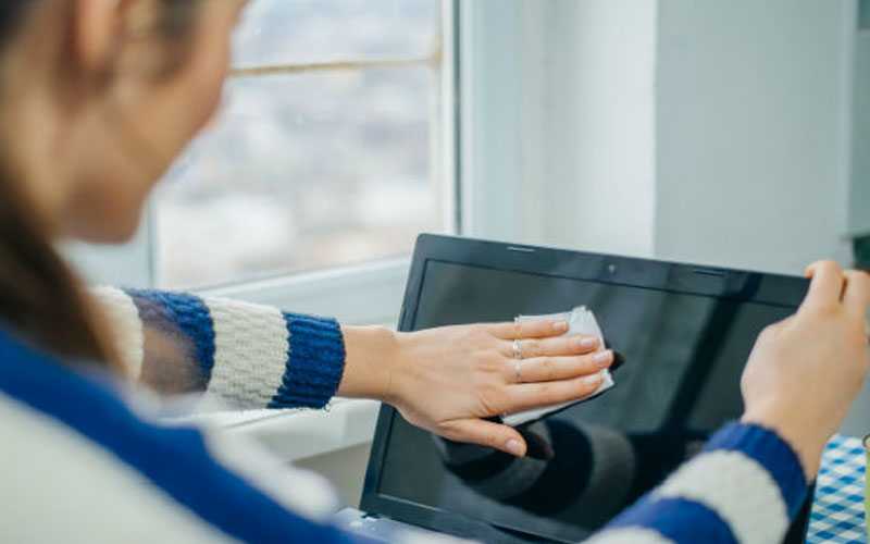 Gambaran-perawatan-laptop-dengan-baik-dan-benar