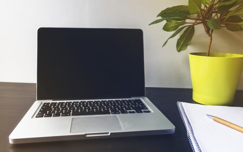 Laptop-kena-air-biarkan-kering