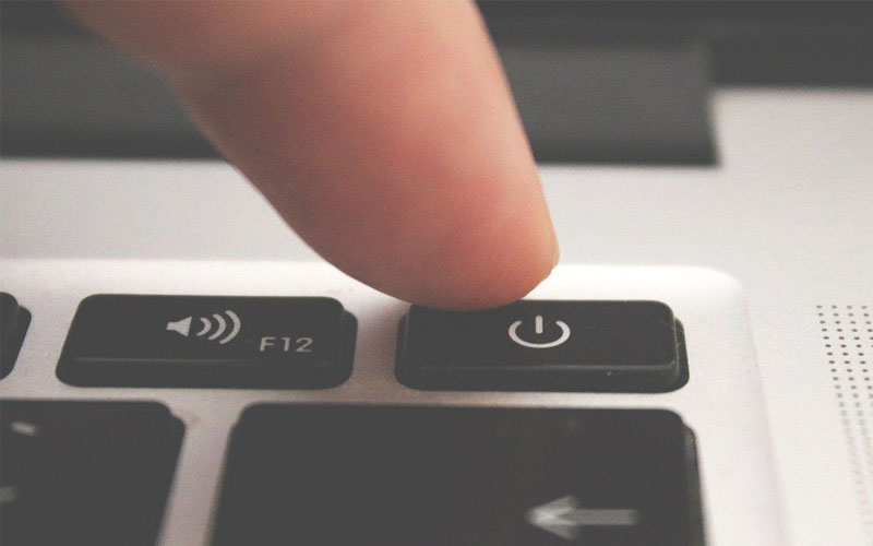 Mematikan-laptop-wajib-dari-tombol-power