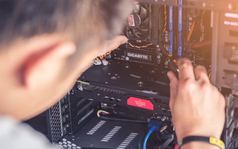 Rakit-pc-wajib-memastikan-kabel-terpasang-dengan-benar